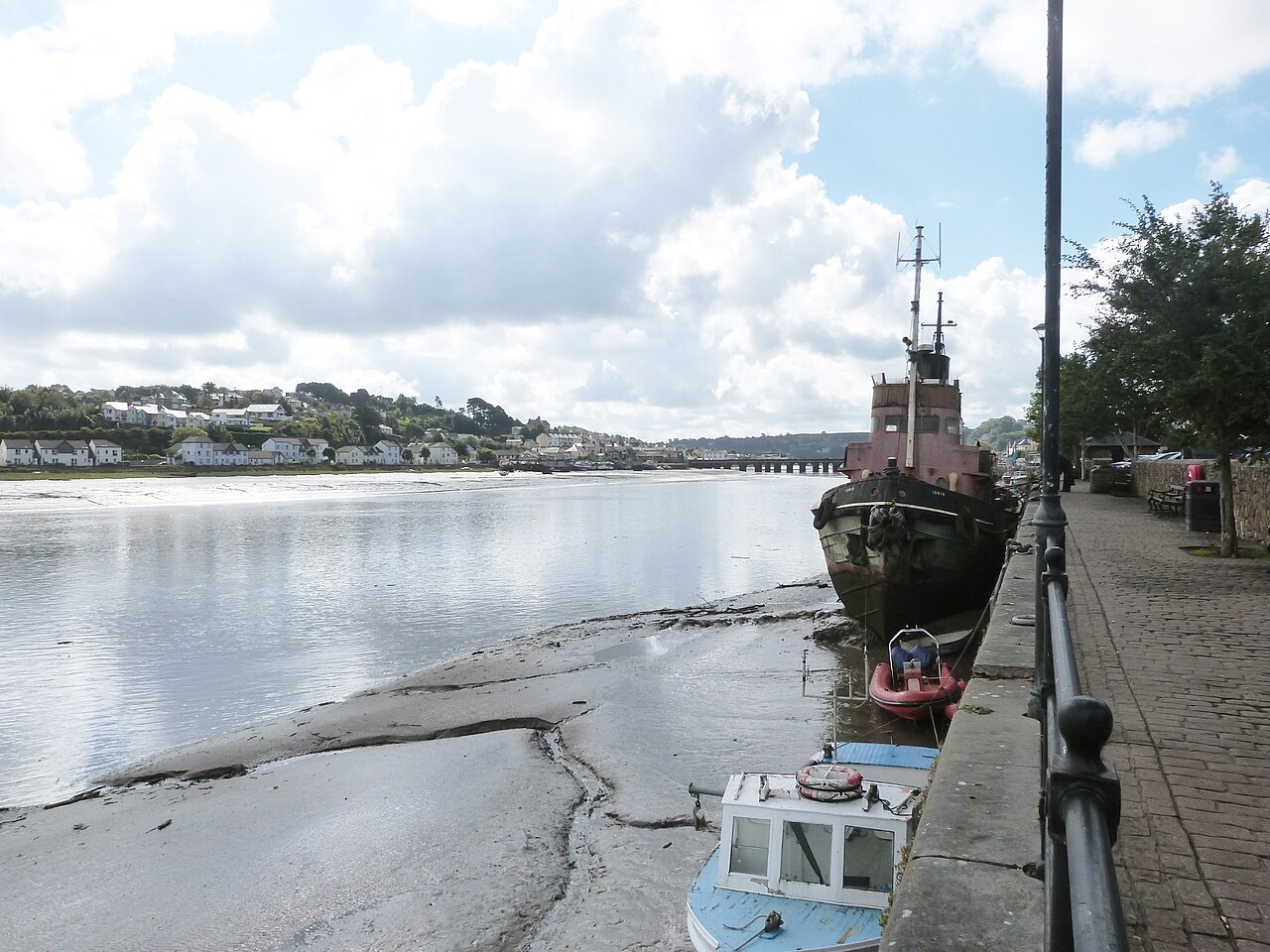 The quayside and River Torridge. Bideford, Devon