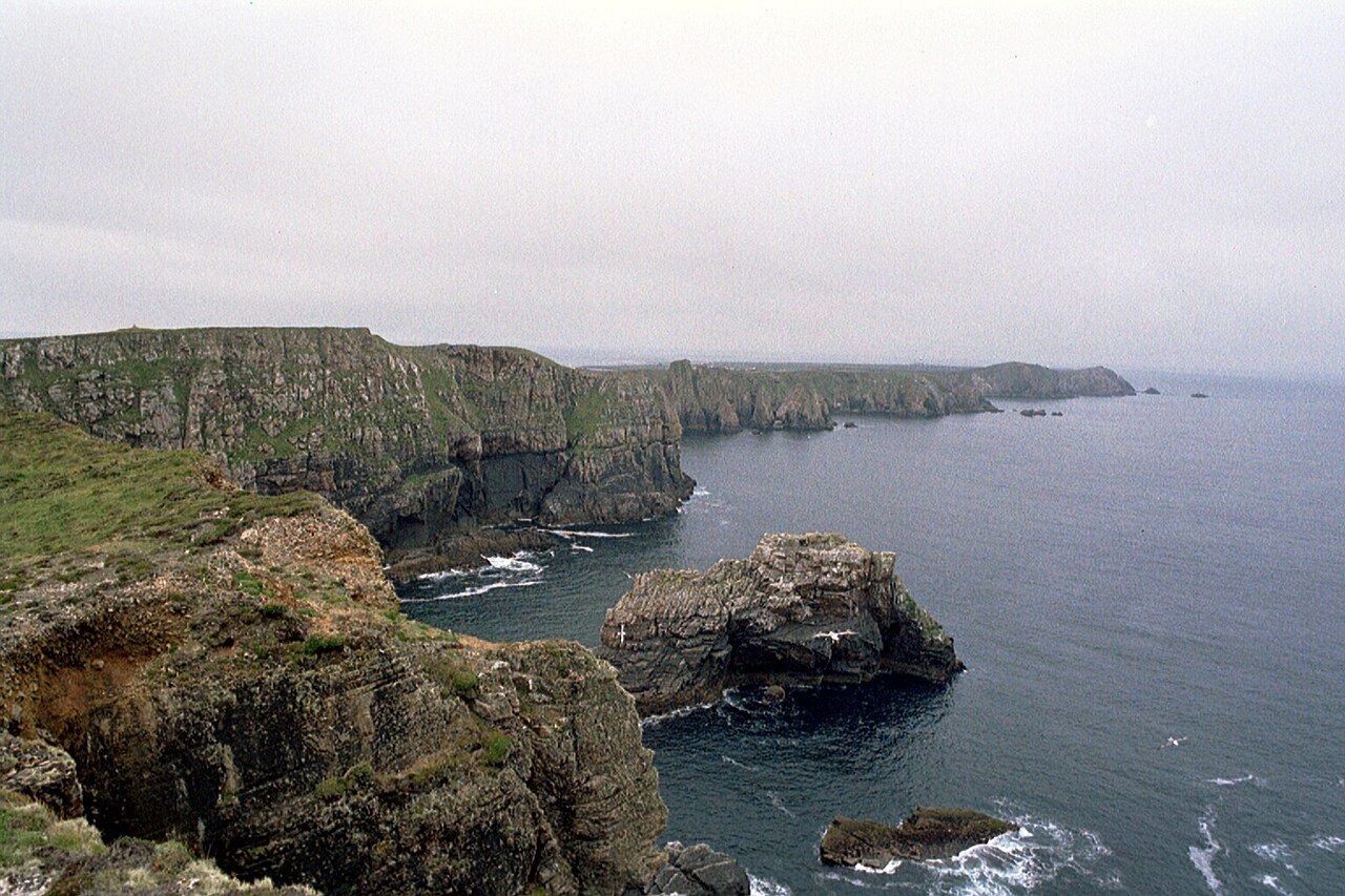 Tory Island Cliffs 2005 08 10