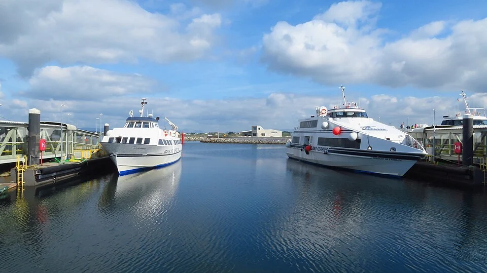 Aran Island Ferries vessels at Rossaveel