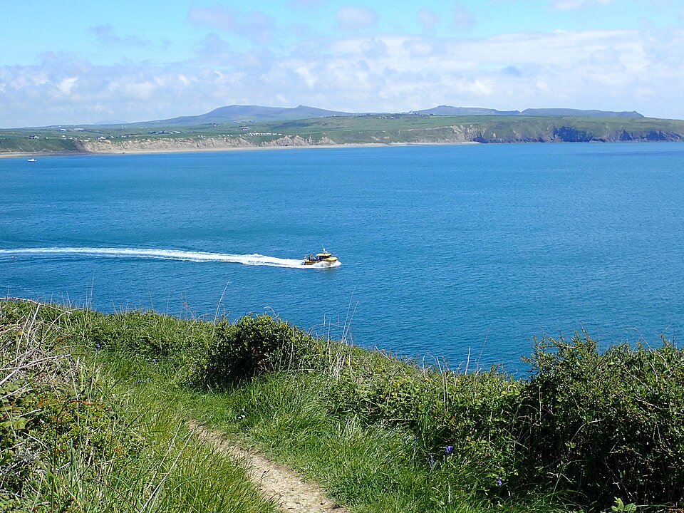 Enlli setting off for Bardsey Island