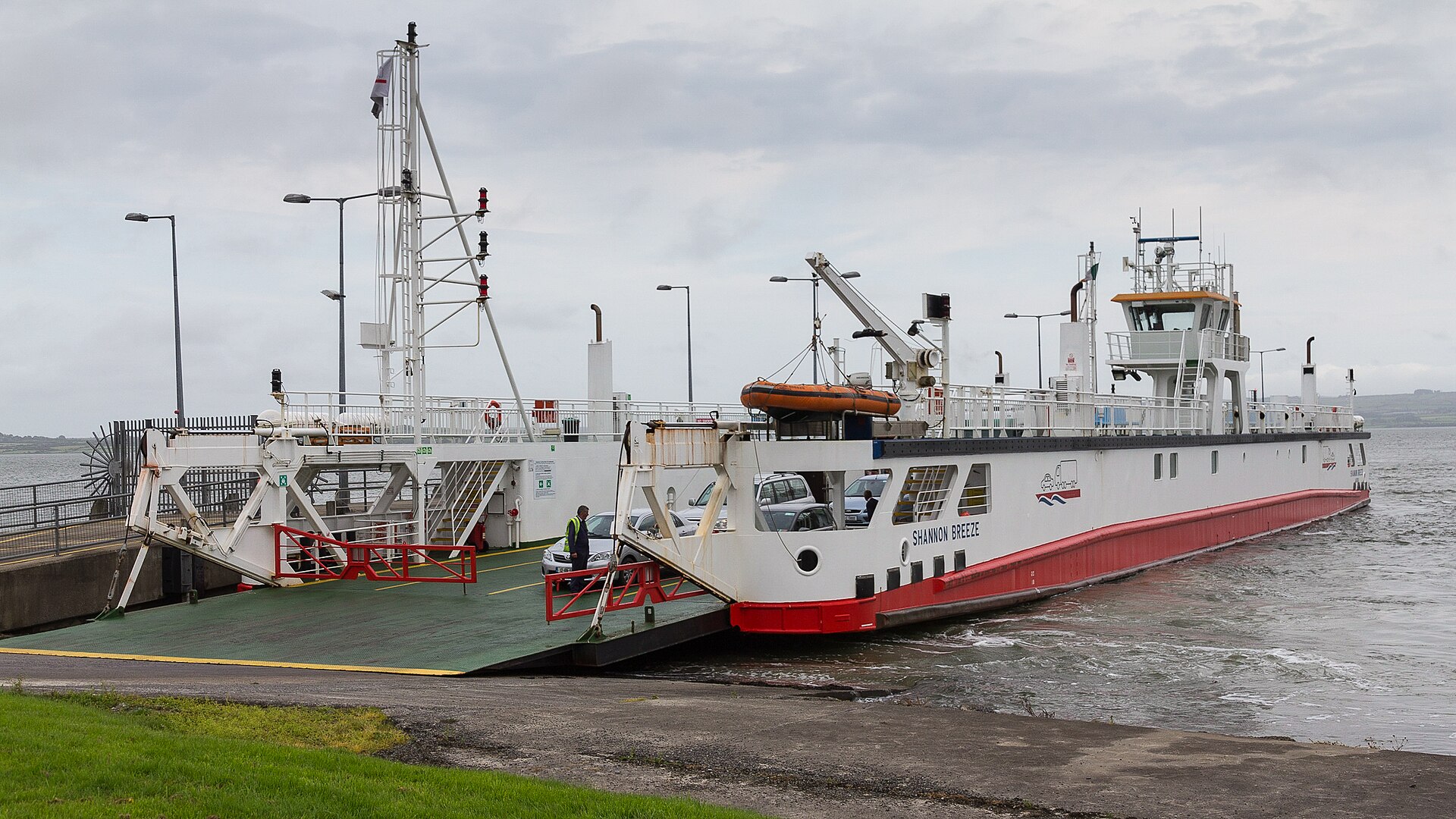 Shannon Breeze ferry at the terminal